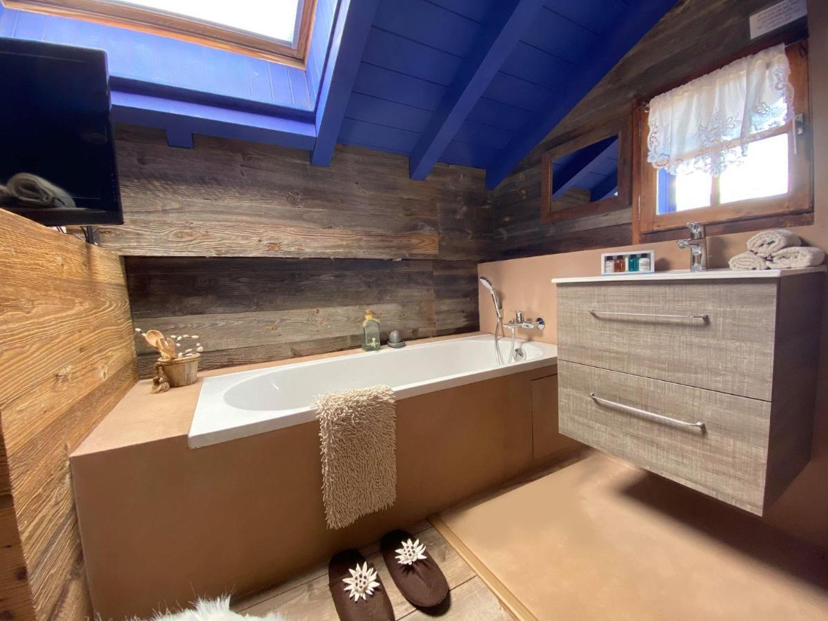 Micro-Lodge, Le Petit Nid D'Amour Монрьон Экстерьер фото