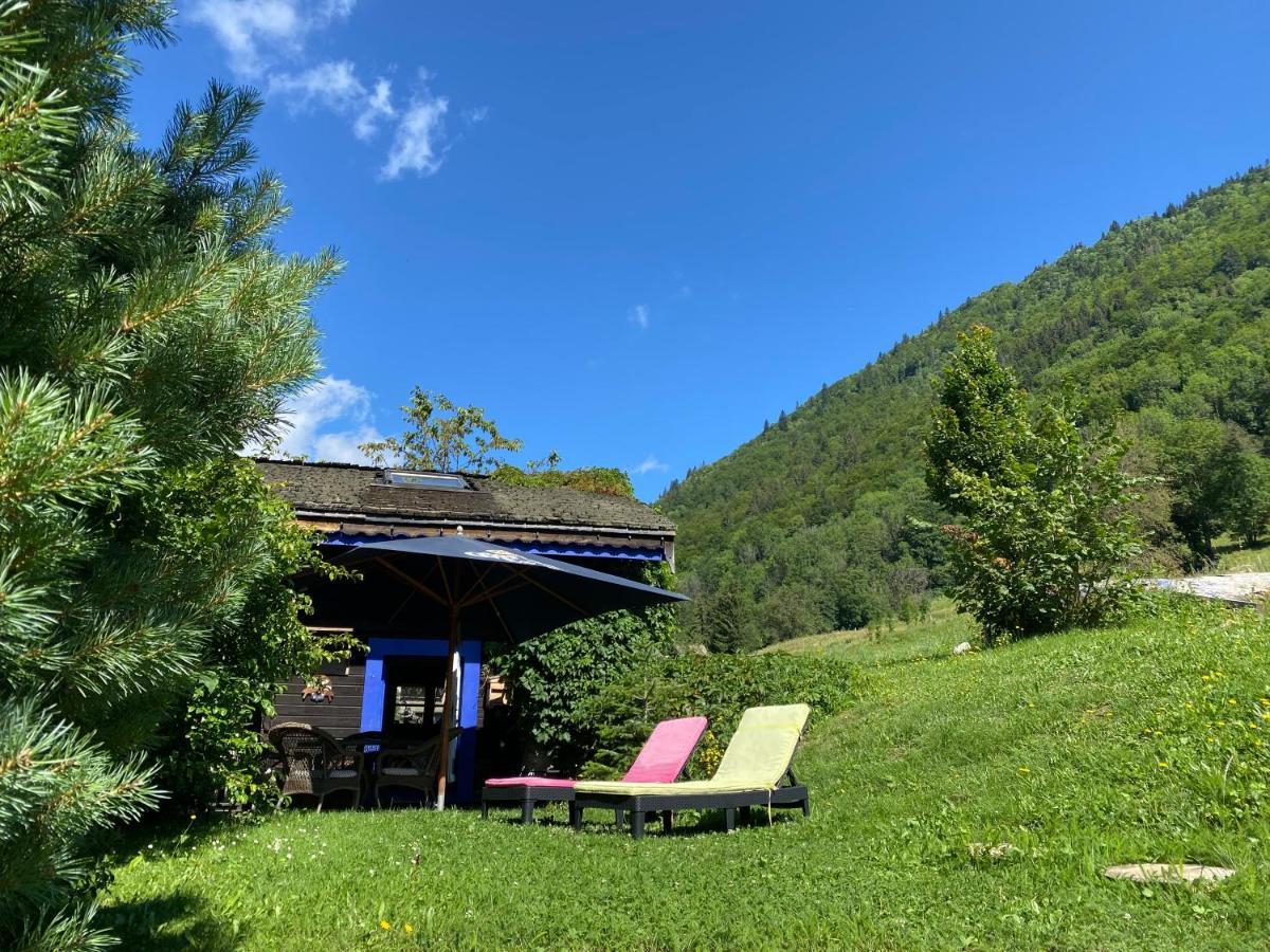 Micro-Lodge, Le Petit Nid D'Amour Монрьон Экстерьер фото