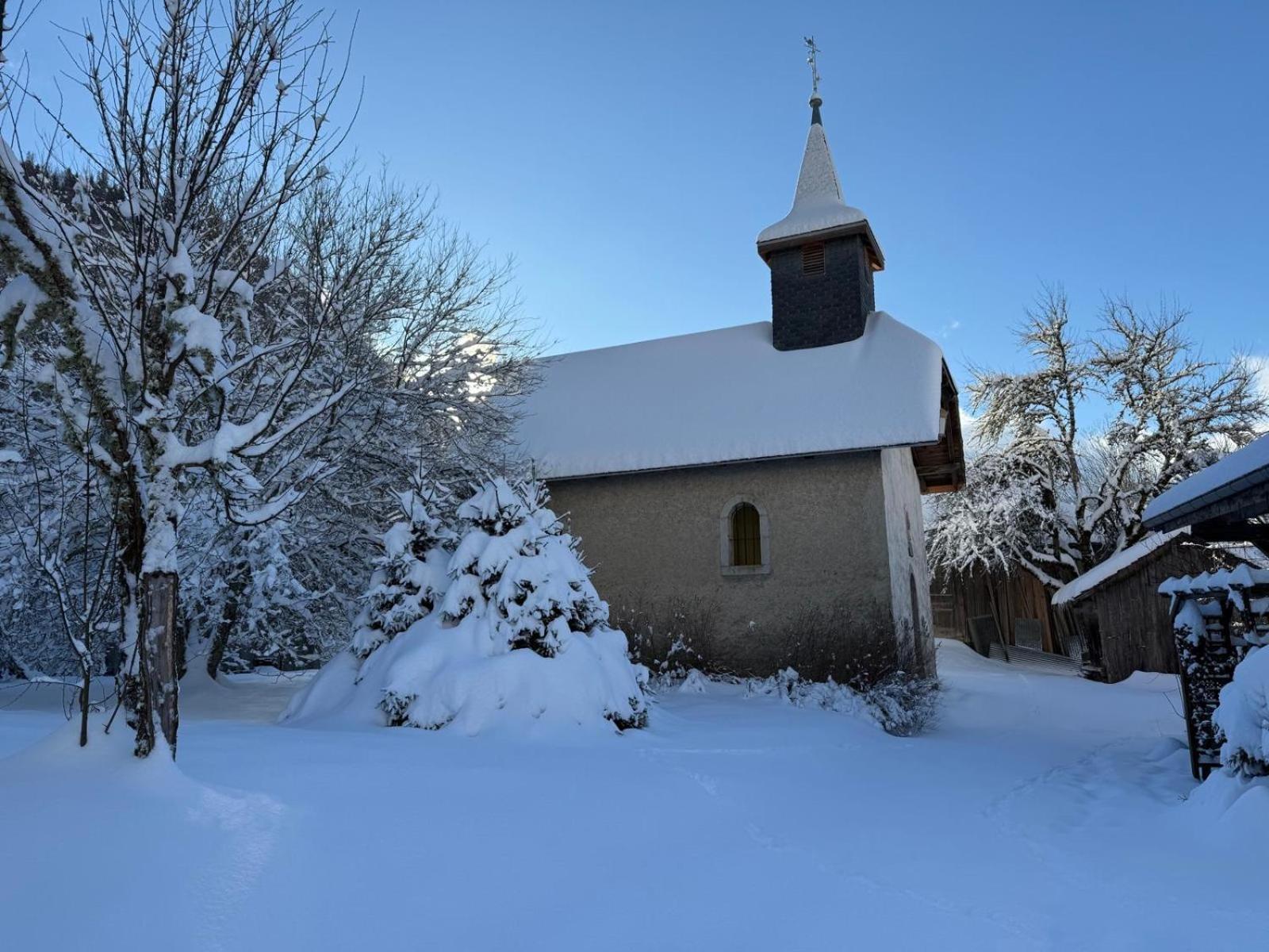 Micro-Lodge, Le Petit Nid D'Amour Монрьон Экстерьер фото